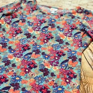 LuLaRoe GiGi top size 2xl🎀🌺🎀🌺🎀